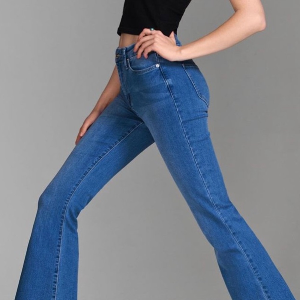 Bootcut blue jeans